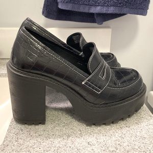 Torrid Black Croc Platform Loafers (Size 6.5)